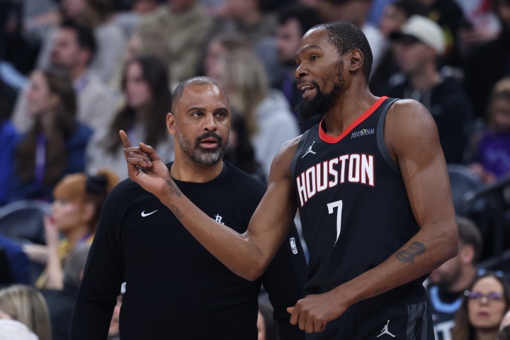 教练不想当了？乌度卡刚骂KD一动不动😳又骂申京没有一点进步