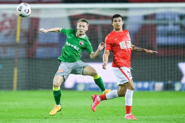 世界杯手机版官网入口-艾克森重踢中锋制造两球 打破516天运动战进球荒